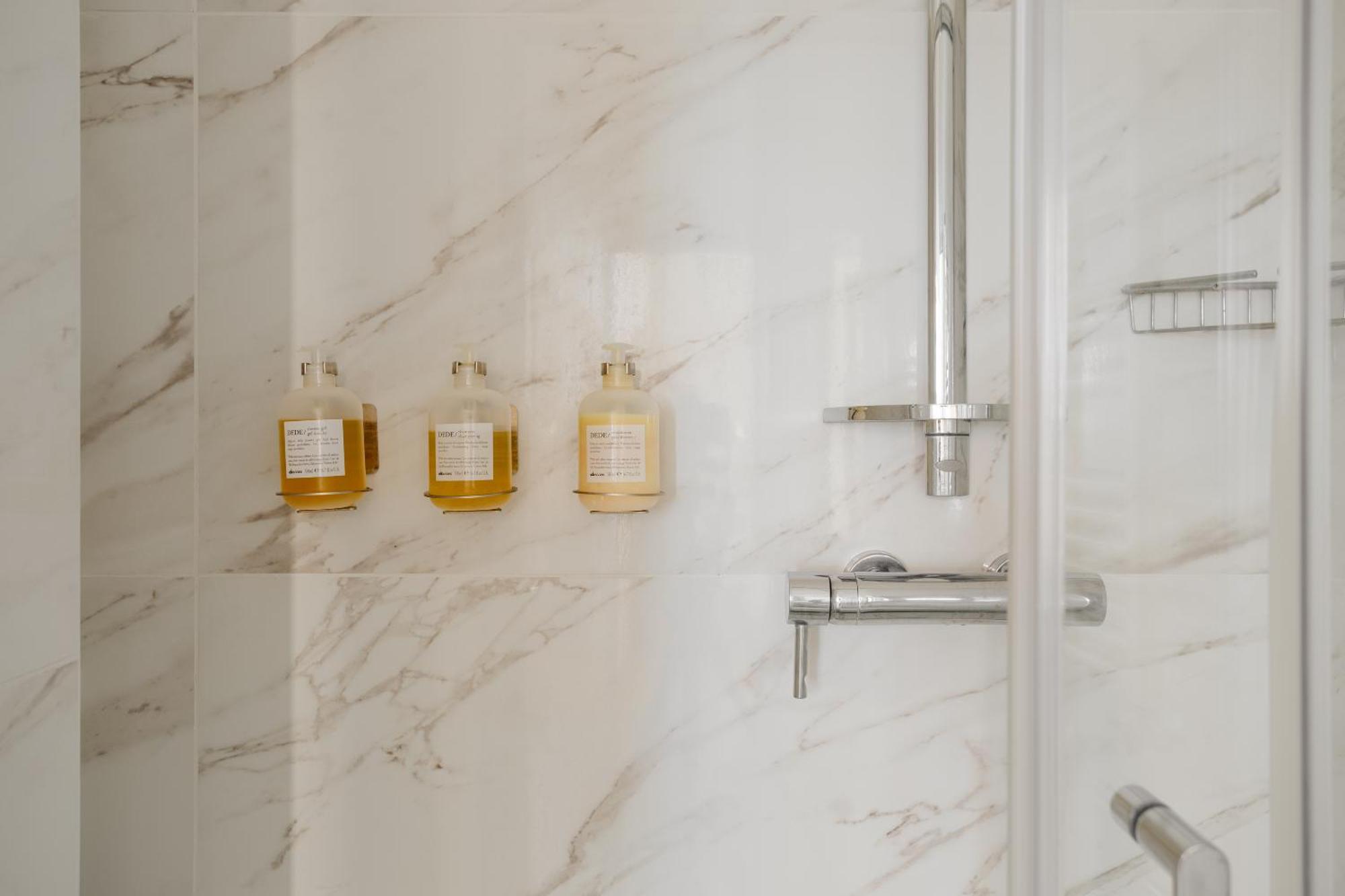 Sonder — Fontana Di Trevi Lejlighedshotel
